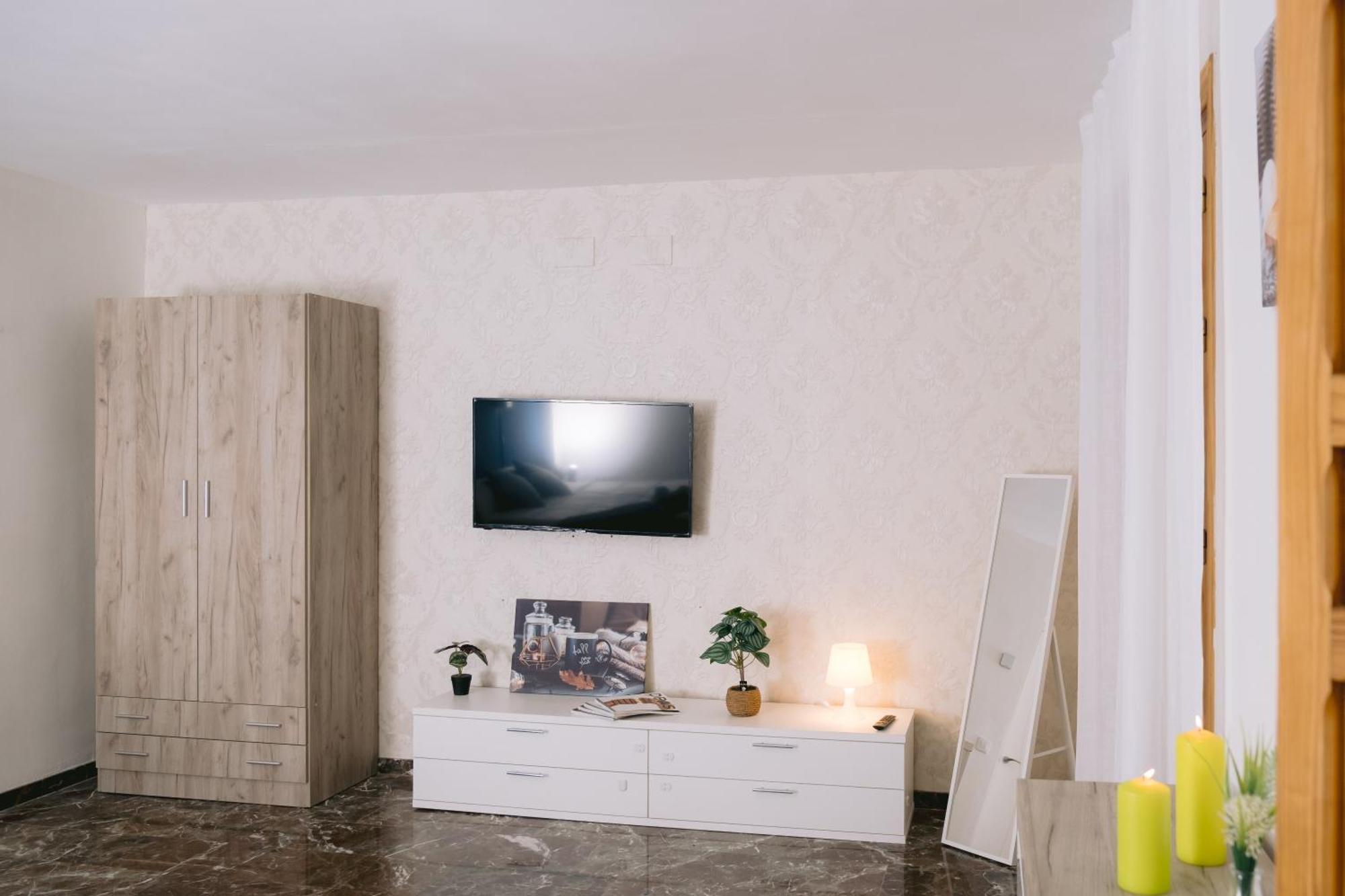 ホテル Piso Compartido Delyrent, Reja ハエン エクステリア 写真