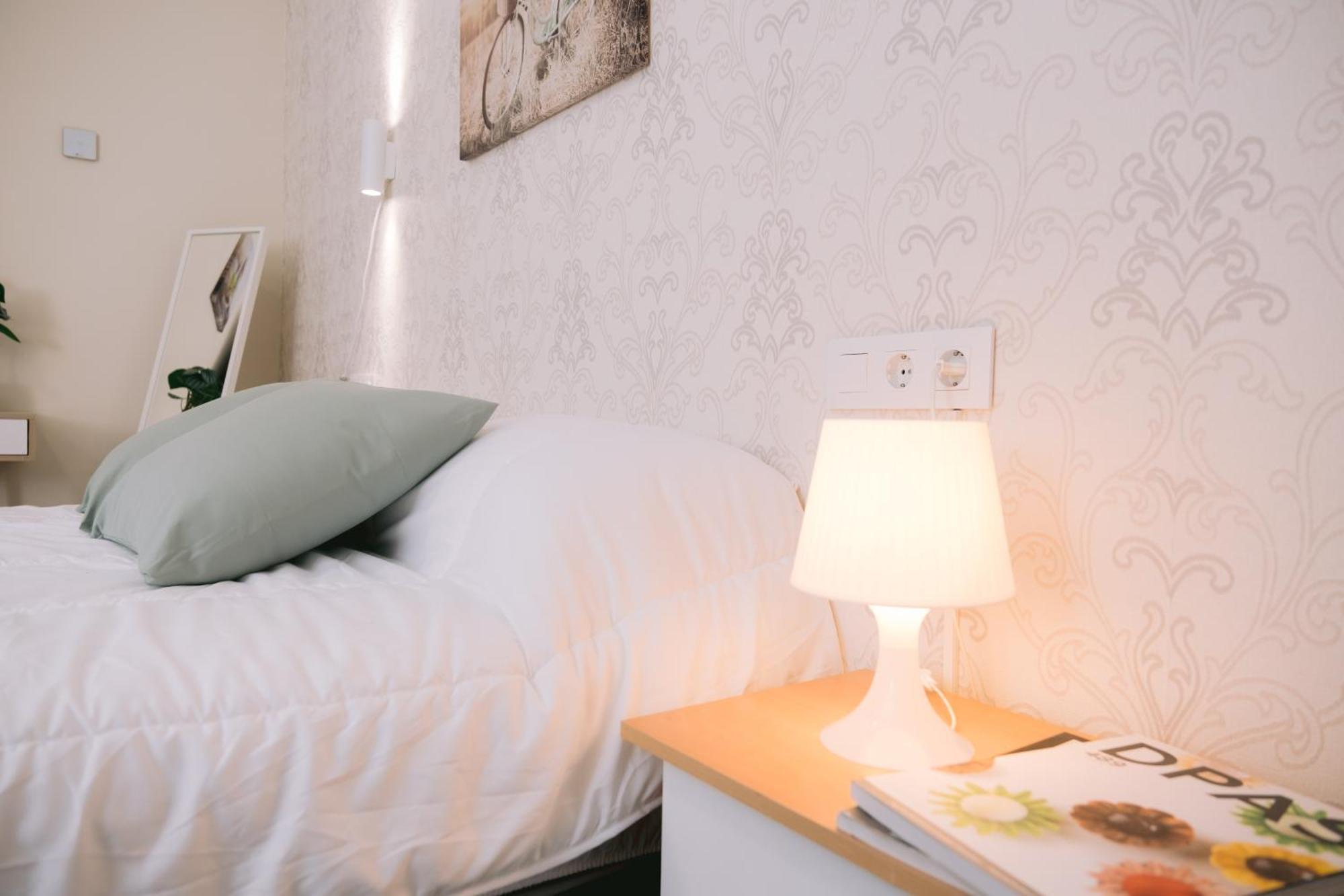 ホテル Piso Compartido Delyrent, Reja ハエン エクステリア 写真